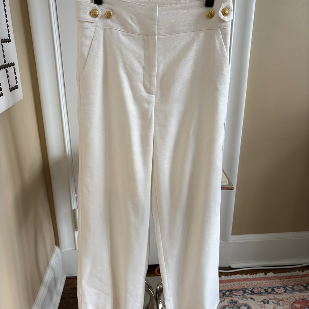 Veronica Beard White Cropped Pants with Gold Buttons
